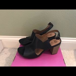 Clark’s collection block heel sandal LN cushion